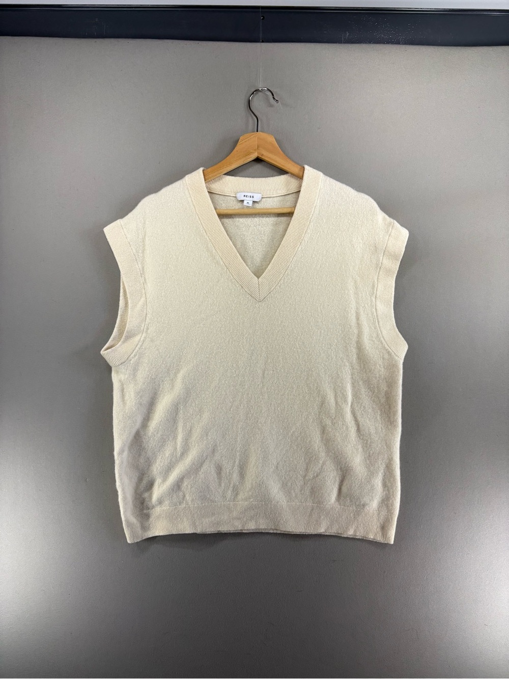 Reiss Sweater Vest Women Size XL Cream Wool Soft V-neck Pullover